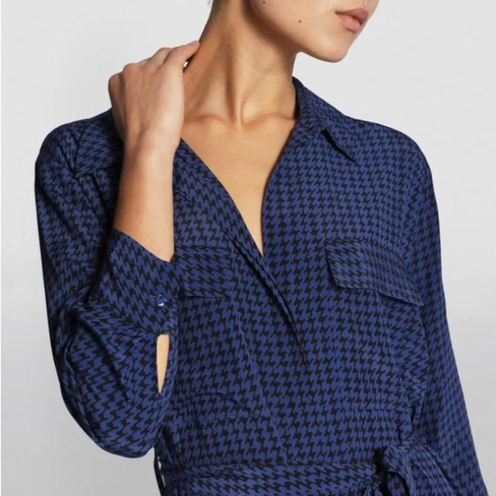 SOLD L’agence Cameron Shirt Dress Blue & Black Sz S 100% Silk Houndstooth - Picture 9 of 10